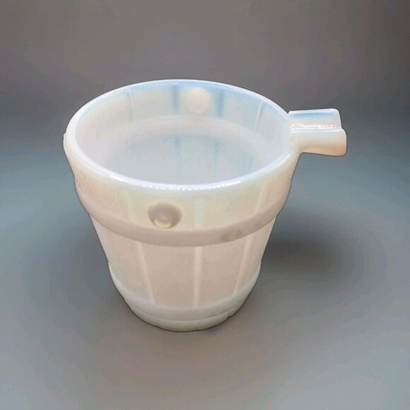Opal 50's Vintage White Milk Glass Wood Pattern Water Bucket Pail Single Ashtray - Picture 3 of 10